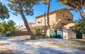 Awesome Apartment In Hyères With Wifi